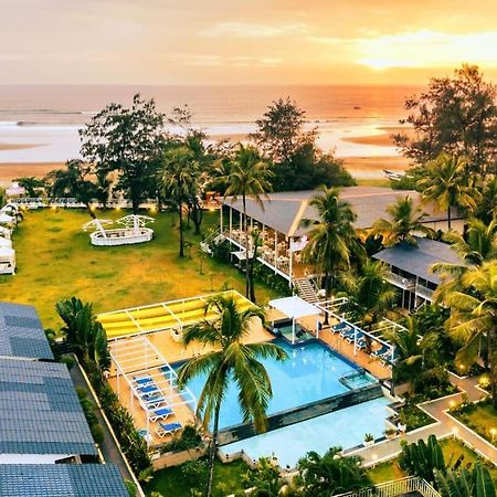 Foxoso La Beach Resort & Spa Goa Velha Exterior foto