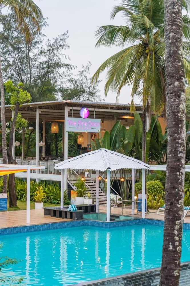 Foxoso La Beach Resort & Spa Goa Velha Exterior foto